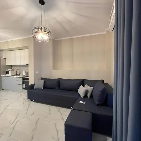 Modern Beachfront Apartman Saranda