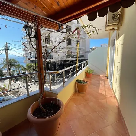 Modern Beachfront Apartman