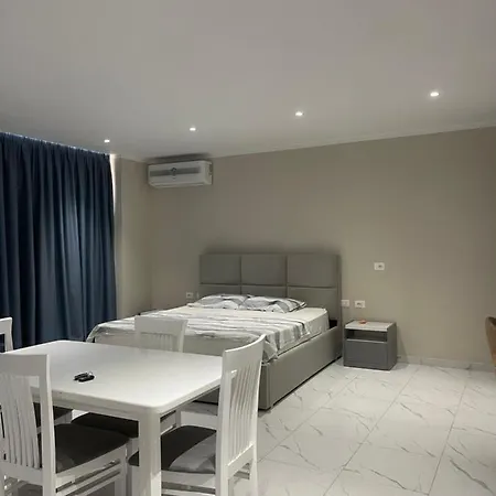 Modern Beachfront Apartman Saranda