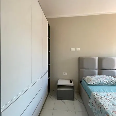 Modern Beachfront Apartman Saranda